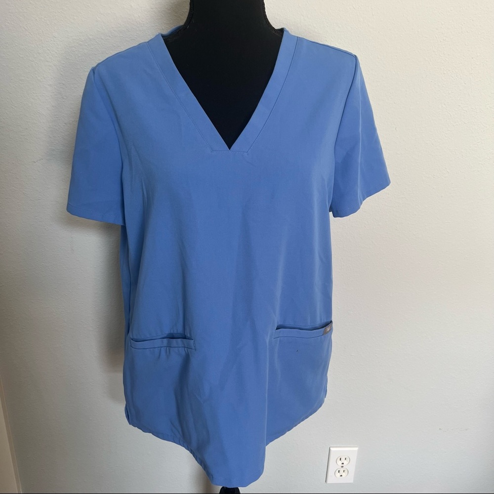 Figs scrub top